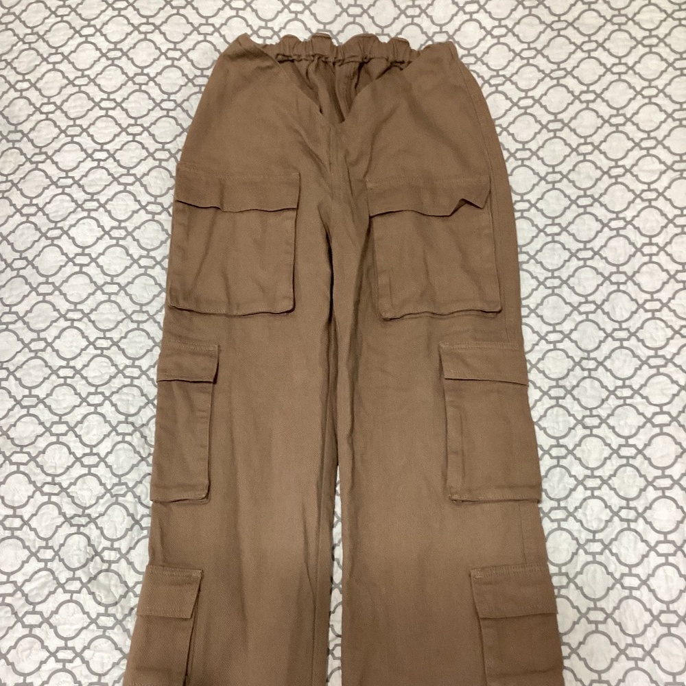 V cut trimmed brown cargo pants